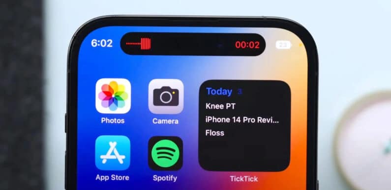 Rumor: Apple Working on iPhone With Notch-Free Screen for Cameras