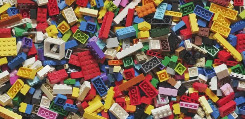 LegoGPT turns text into full LEGO building instructions